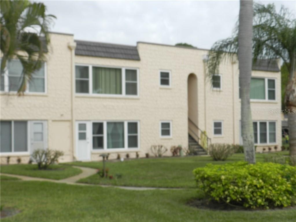 203 Elmwood Cir., Seminole, FL 33777