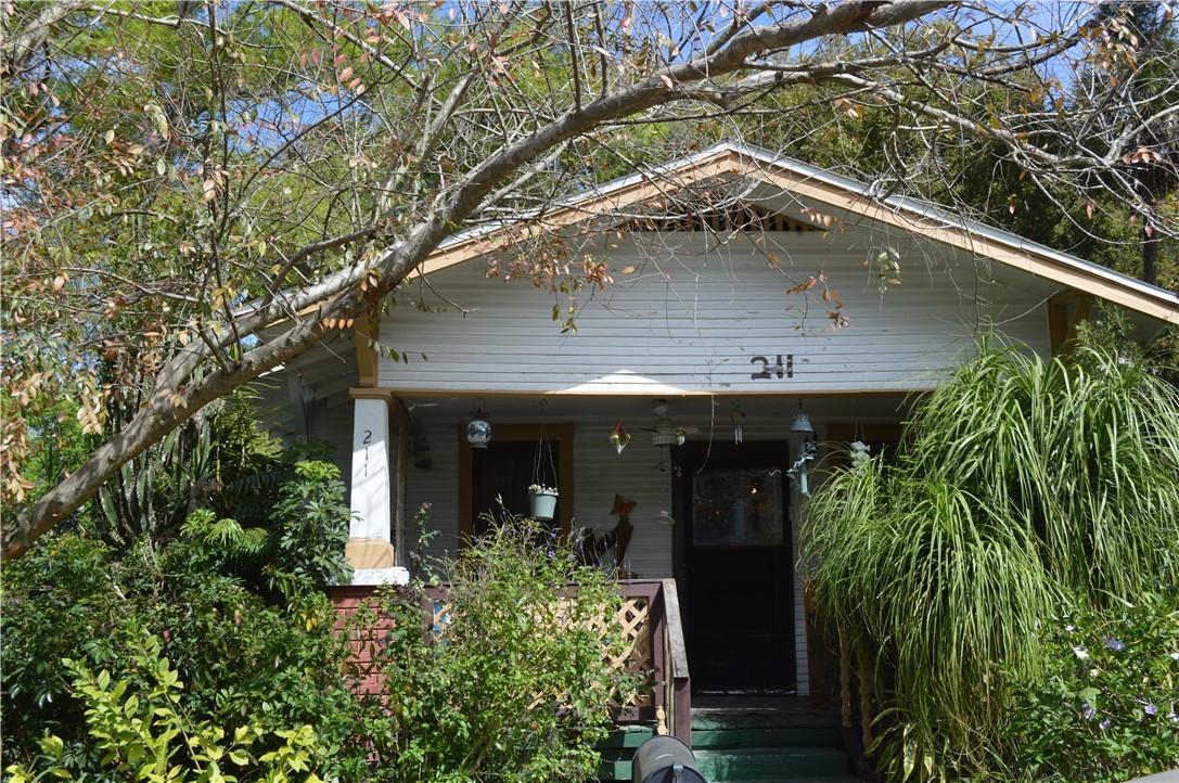 211 W Knollwood St., Tampa, FL 33604