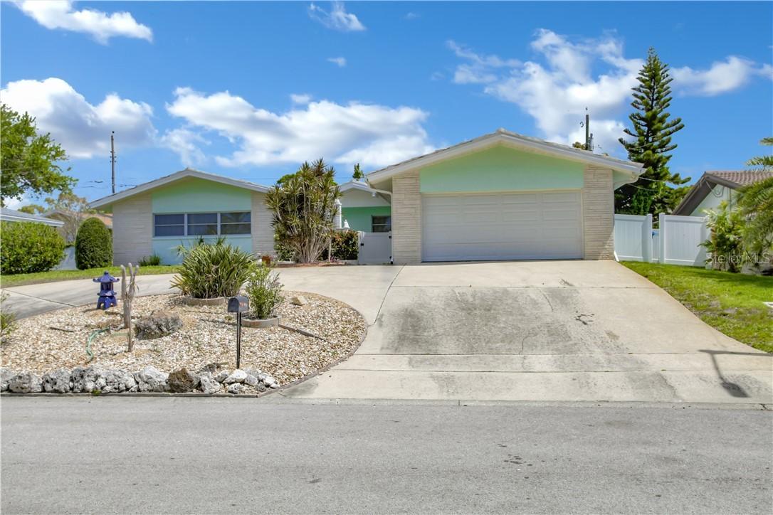 1389 High Bluff Dr., Largo, FL 33770