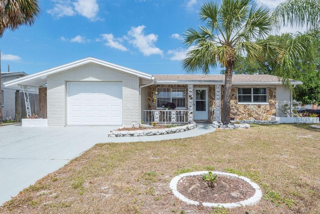 3709 Holiday Lake Dr., Holiday, FL 34691