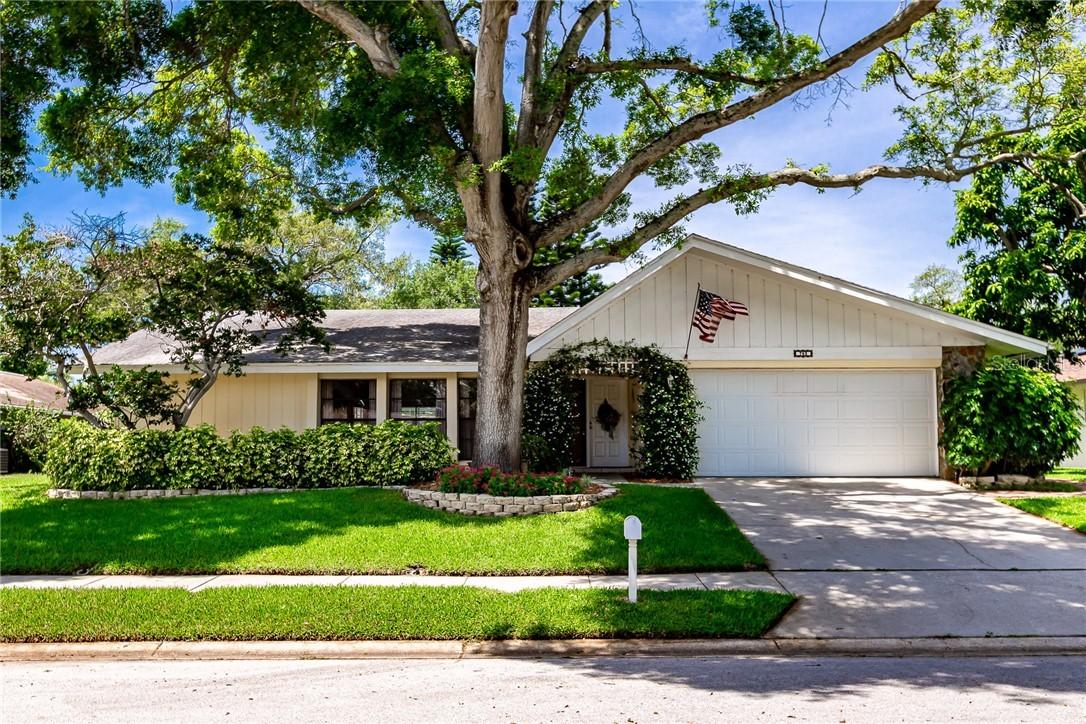 705 Knollwood Dr., Largo, FL 33770