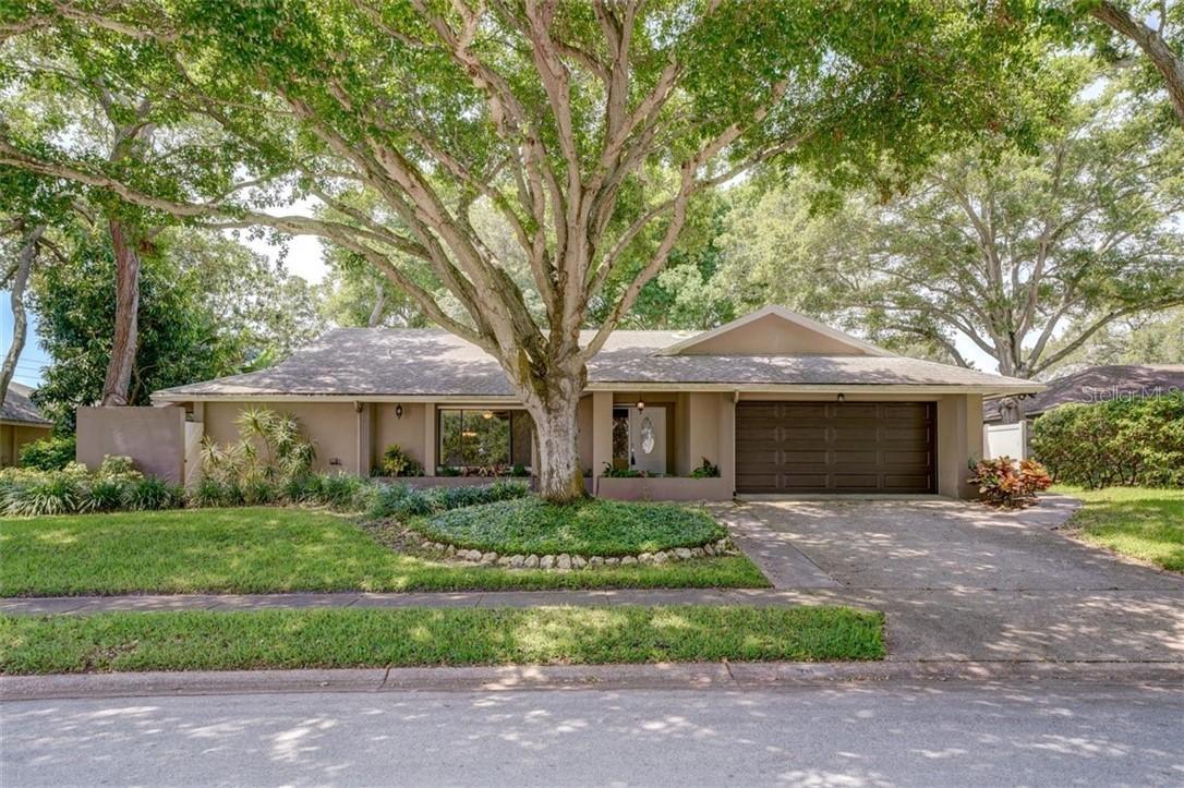 711 Knollwood Dr., Largo, FL 33770