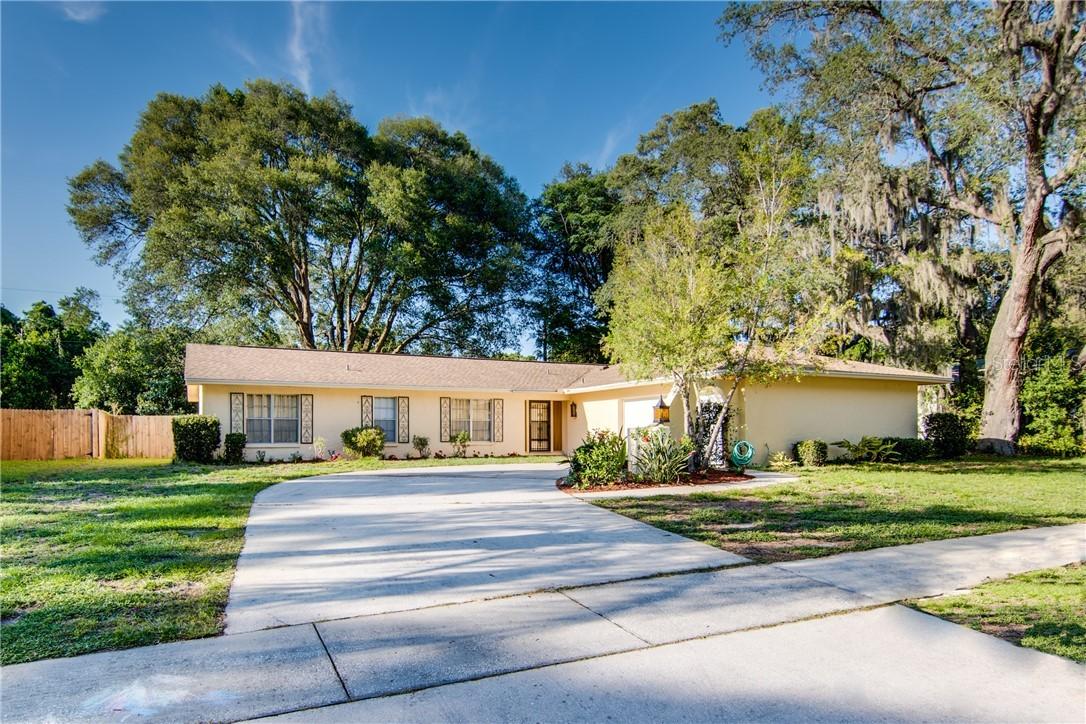 416 Ashford Dr., Brandon, FL 33511