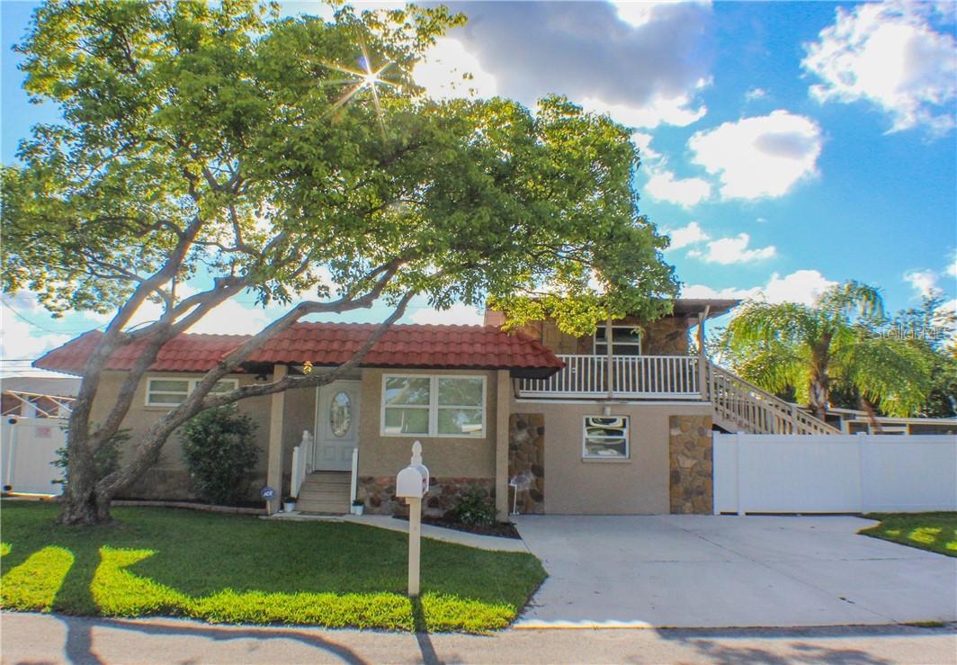 11939 N 102nd St., Largo, FL 33773