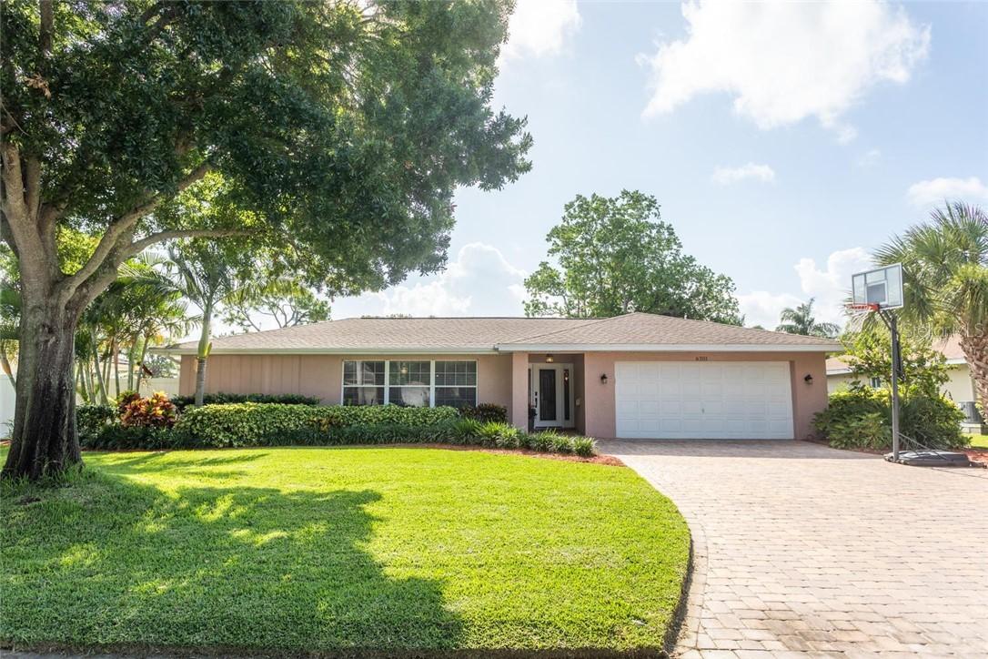 6301 Tanglewood Dr., St Petersburg, FL 33702