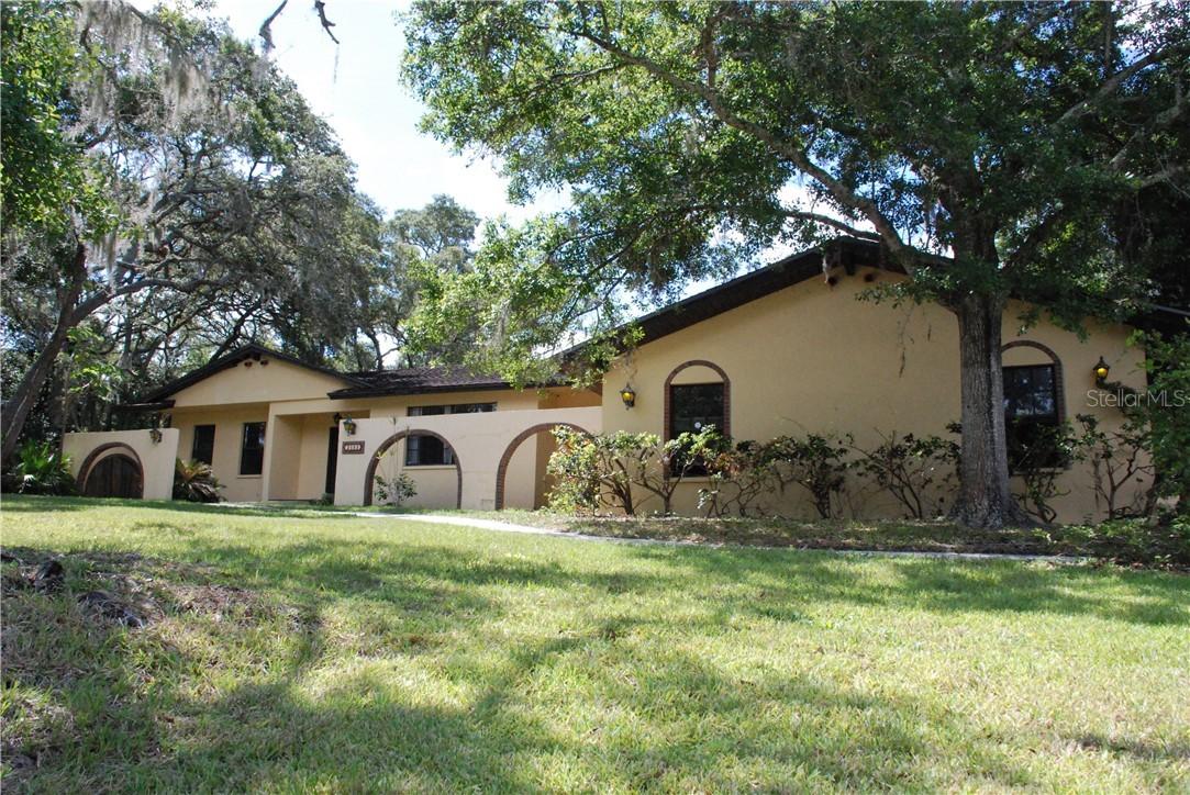 2153 Woods Ct., Palm Harbor, FL 34683