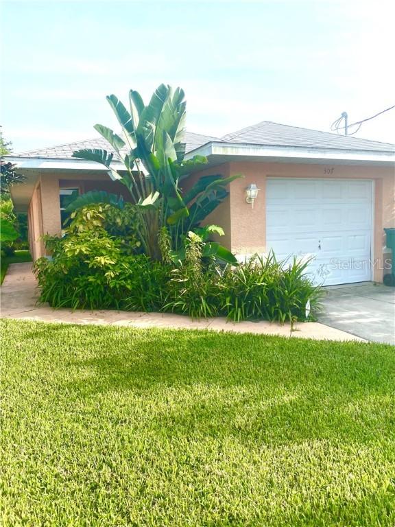 307 16th St., Palmetto, FL 34221