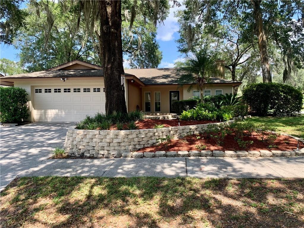 14801 Oak Vine Dr., Lutz, FL 33559