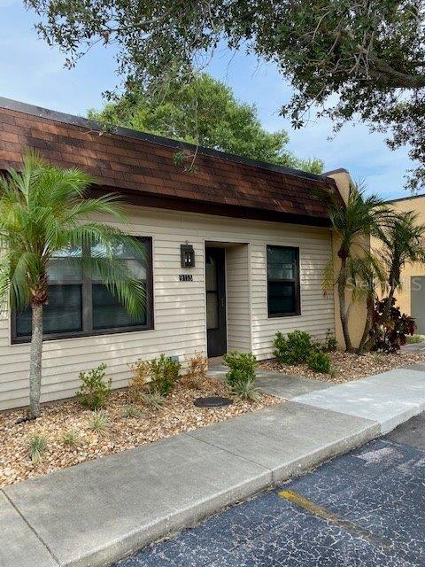 9113 Mission Oaks Blvd, Seminole, FL 33776