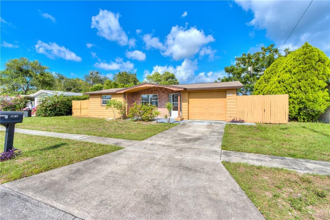 2042 Shannon Dr., Holiday, FL 34690