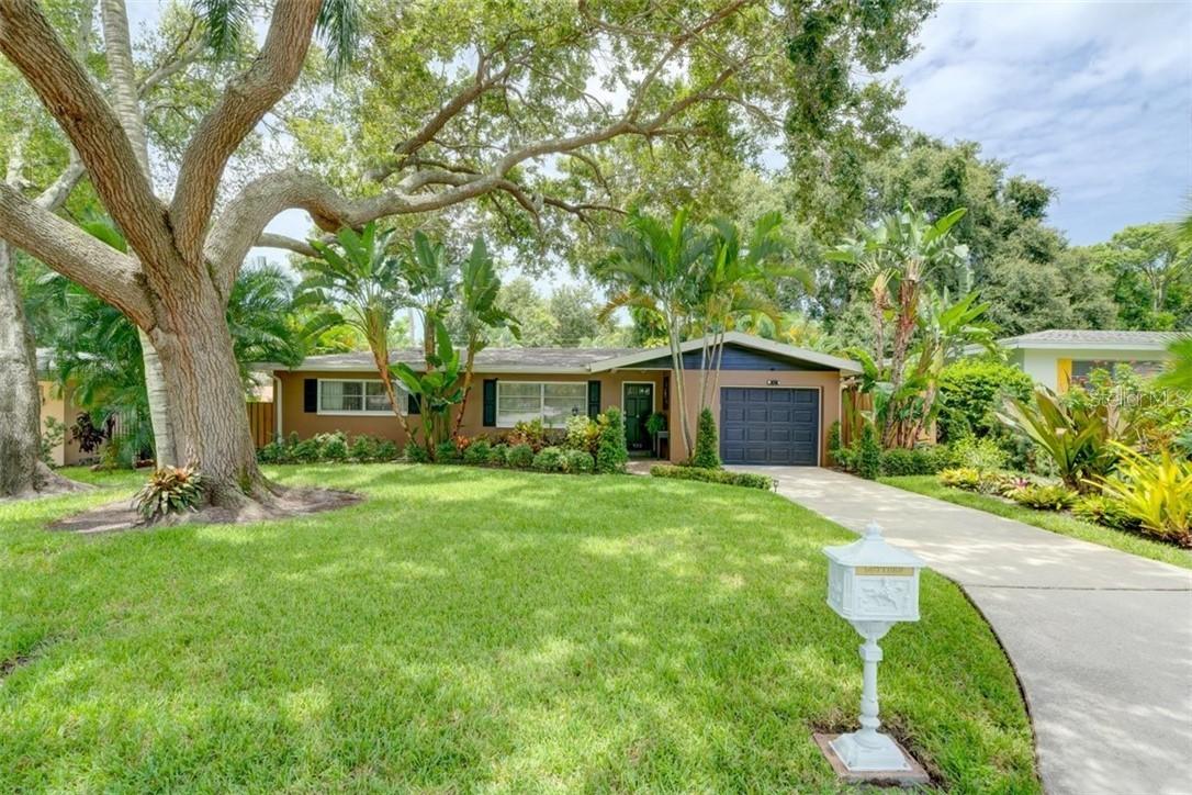 920 Hillcrest Ave., Clearwater, FL 33756