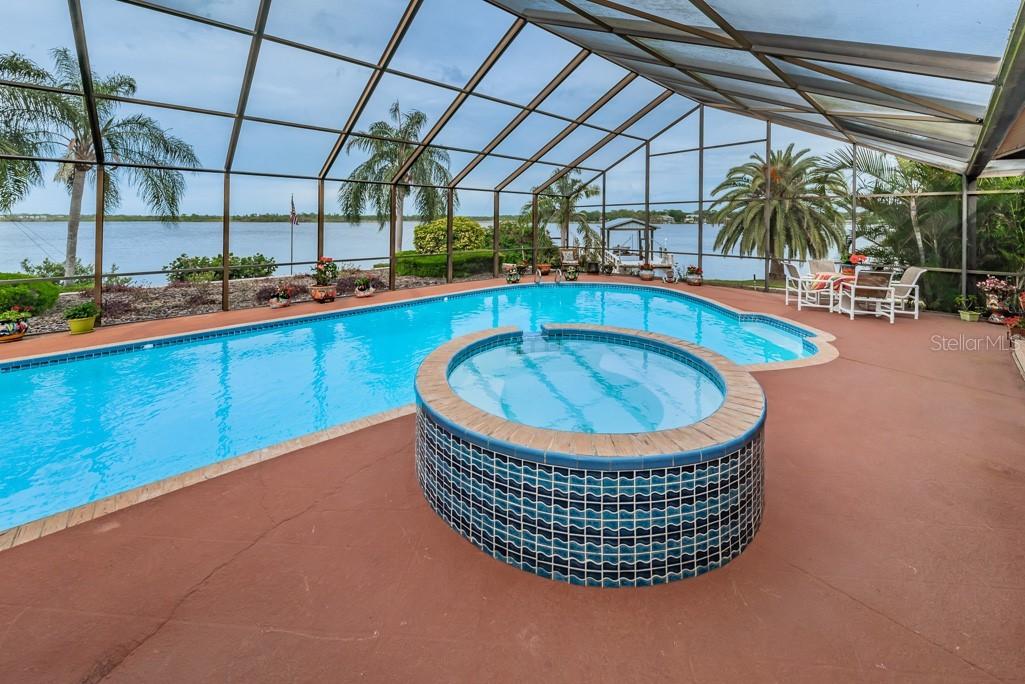 1589 Mary Ln., Tarpon Springs, FL 34689