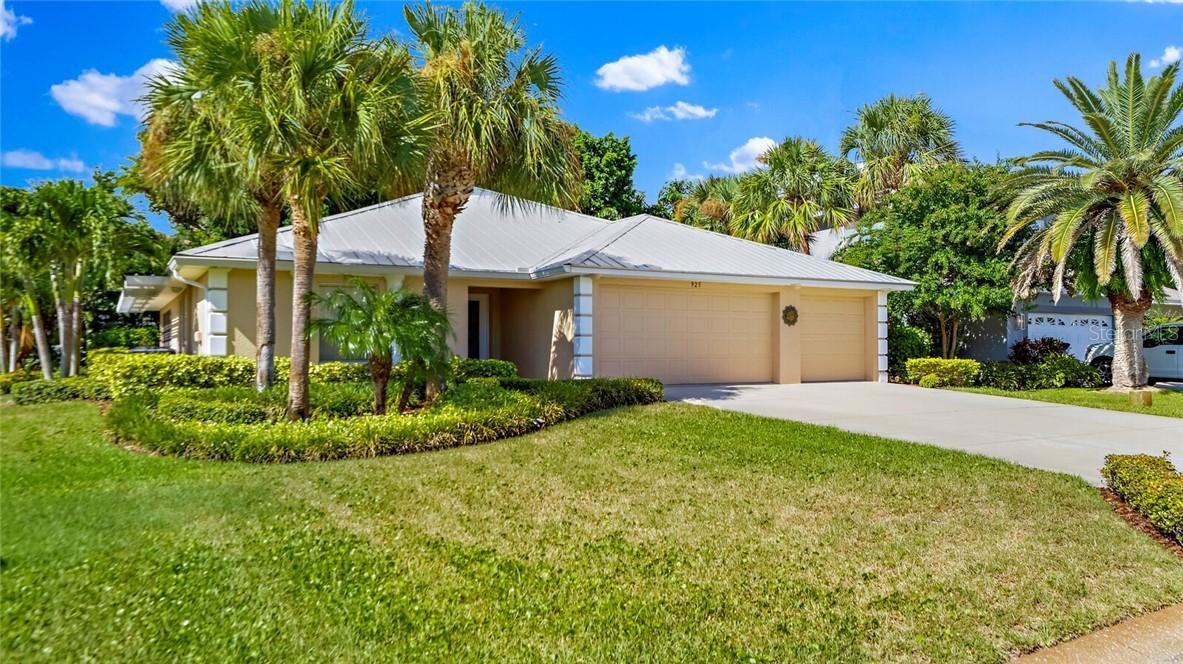 925 Landmark Cir., Tierra Verde, FL 33715