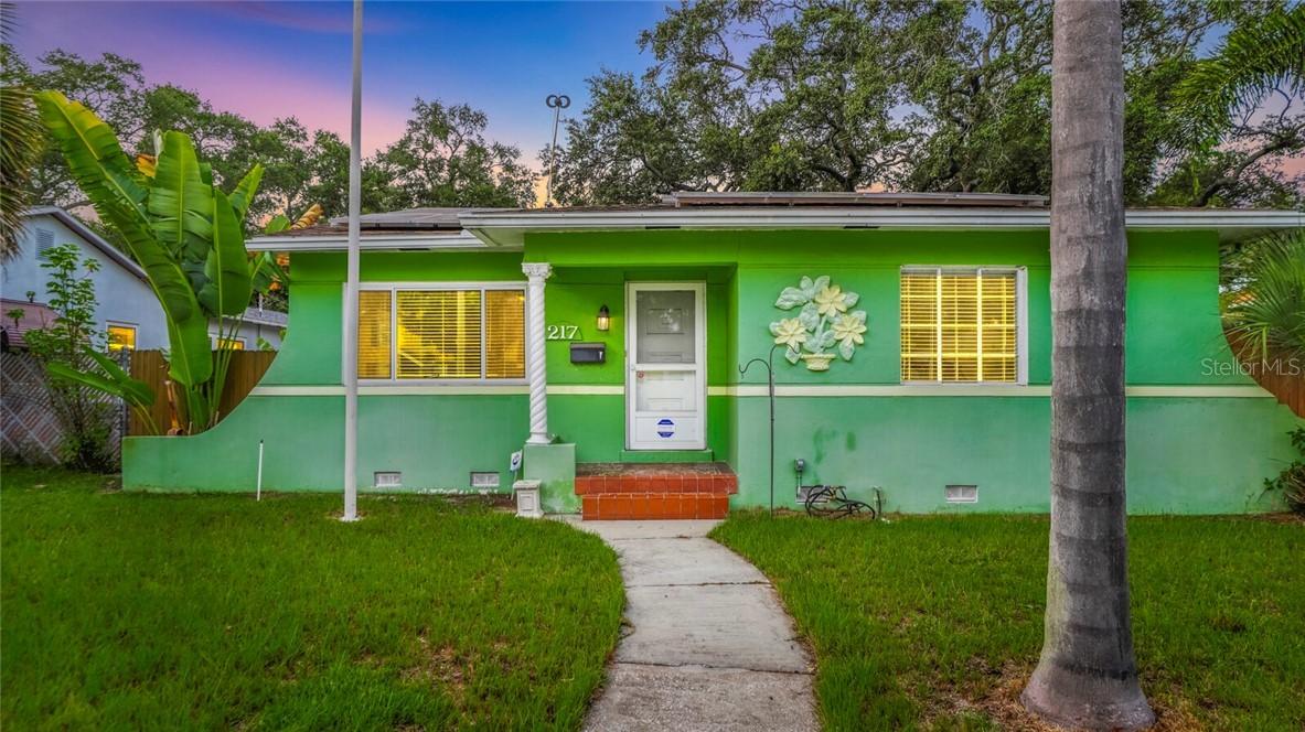 217 22nd Ave., St Petersburg, FL 33704