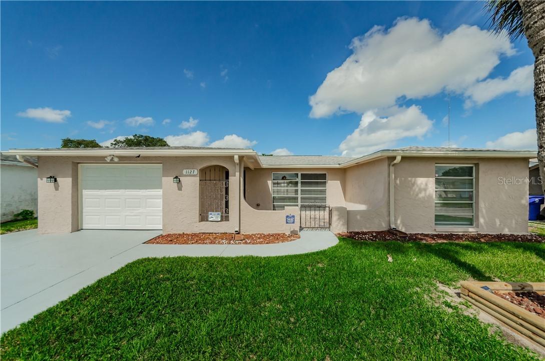 1127 Maybury Dr., Holiday, FL 34691