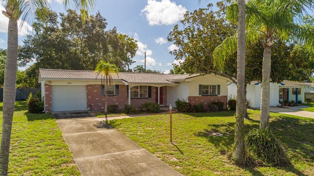 8347 137th Ln., Seminole, FL 33776