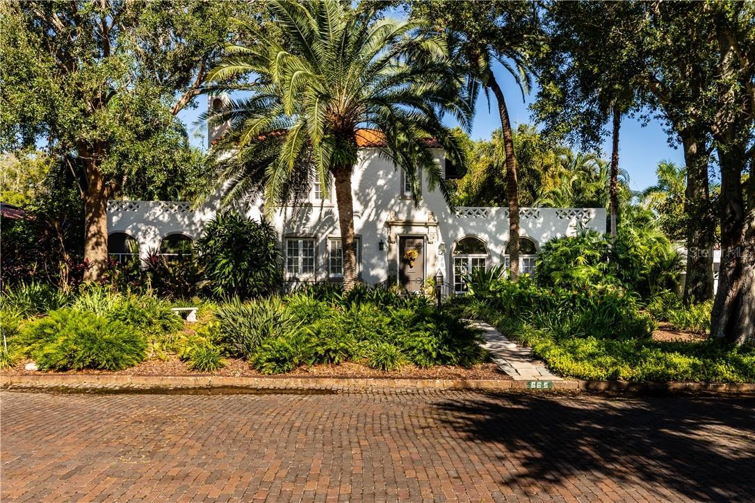 665 14th Ave., St Petersburg, FL 33701