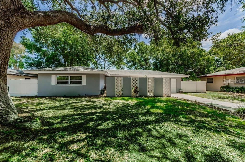 695 Woodland Dr., Largo, FL 33771