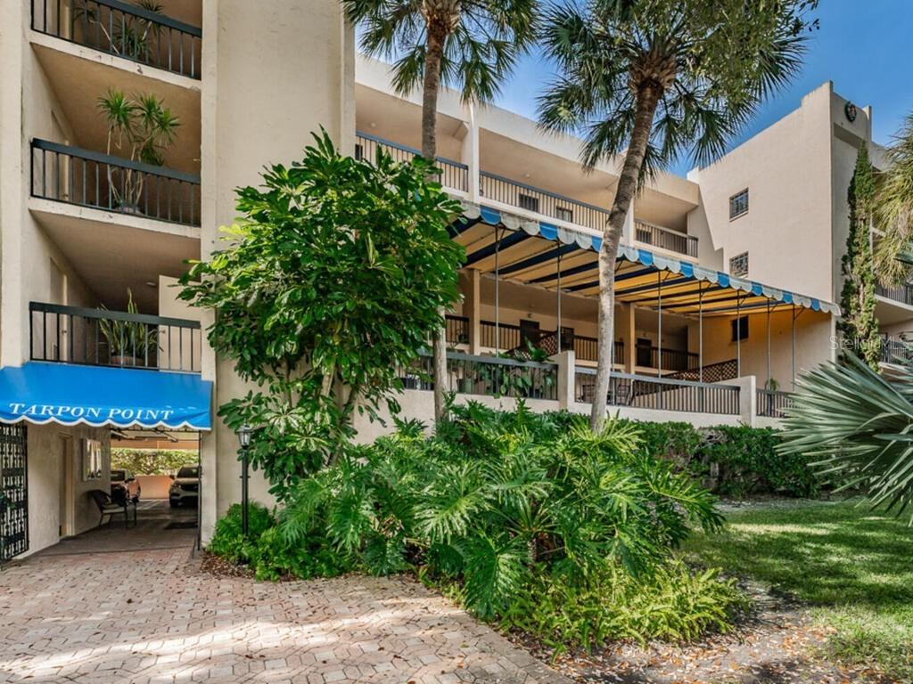 208 Tarpon Point, Tarpon Springs, FL 34689