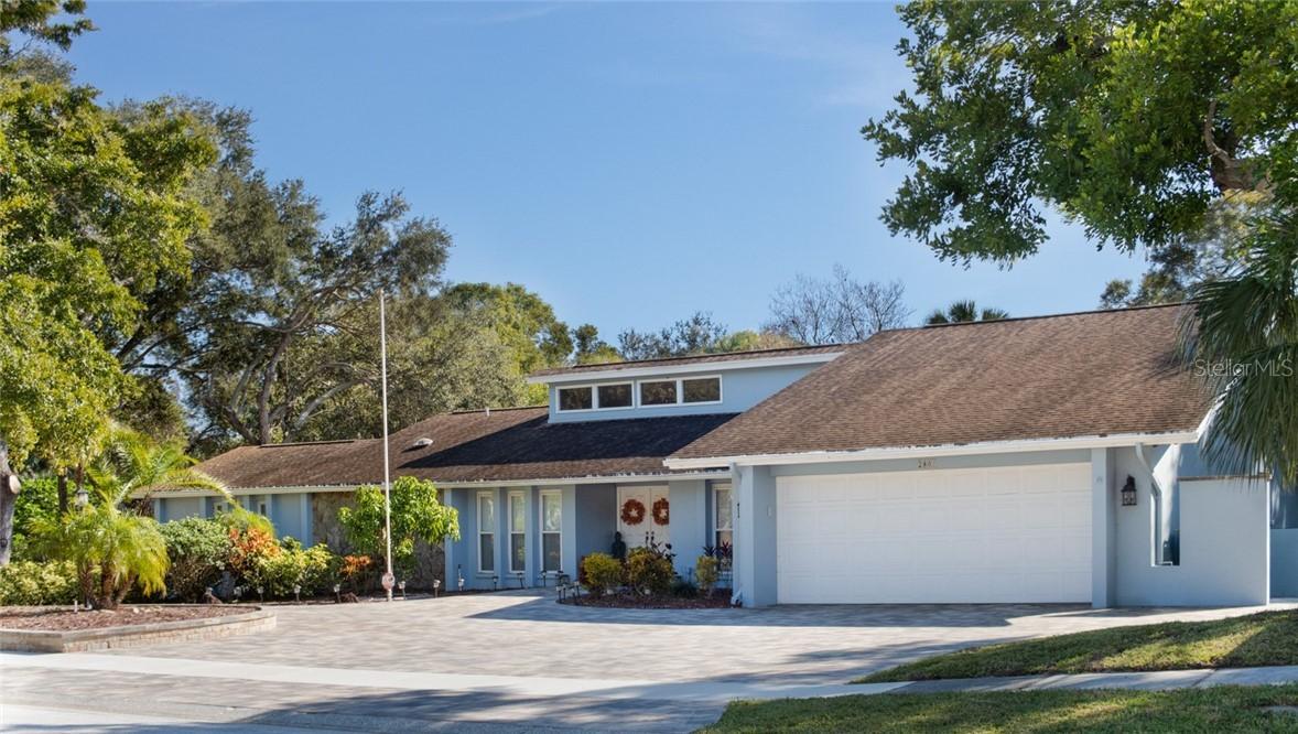 2801 Bluffs Dr., Largo, FL 33770