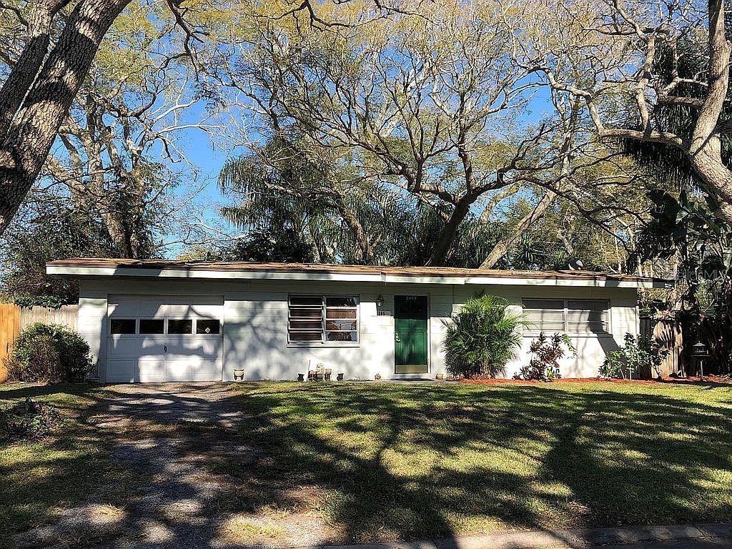 8495 Iris Ave., Largo, FL 33777