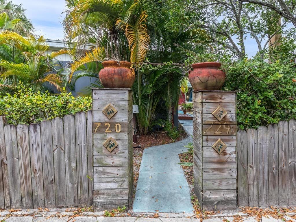 720 7th St. #2, St Petersburg, FL 33701