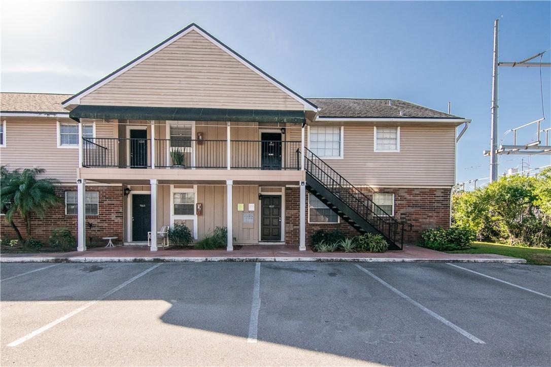 200 Country Club Dr. #1008, Largo, FL 33771