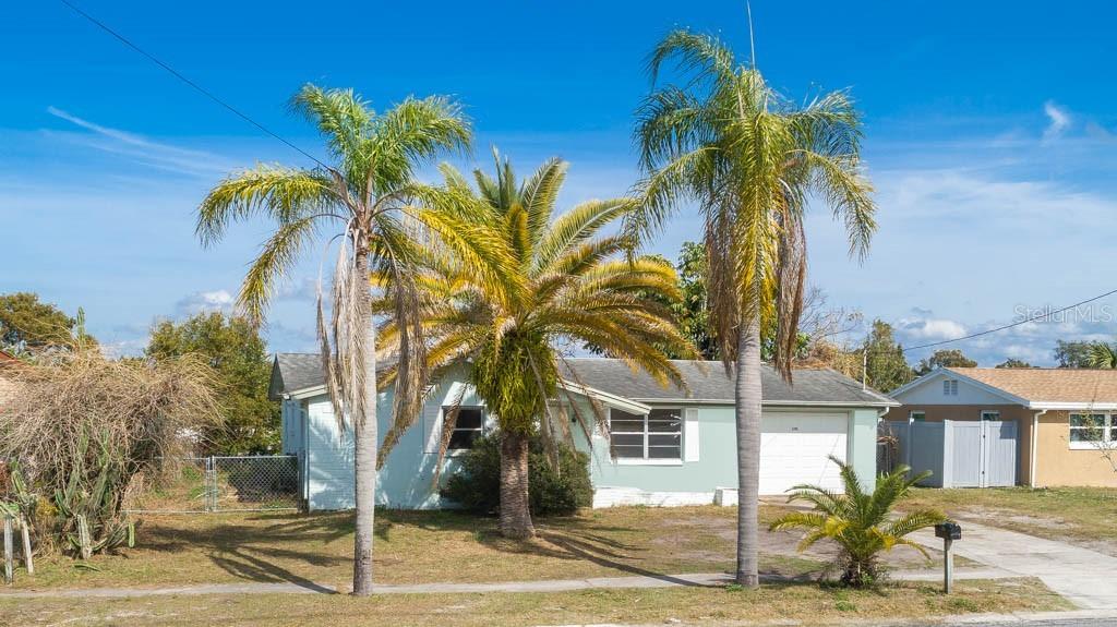 5209 Flora Ave., Holiday, FL 34690