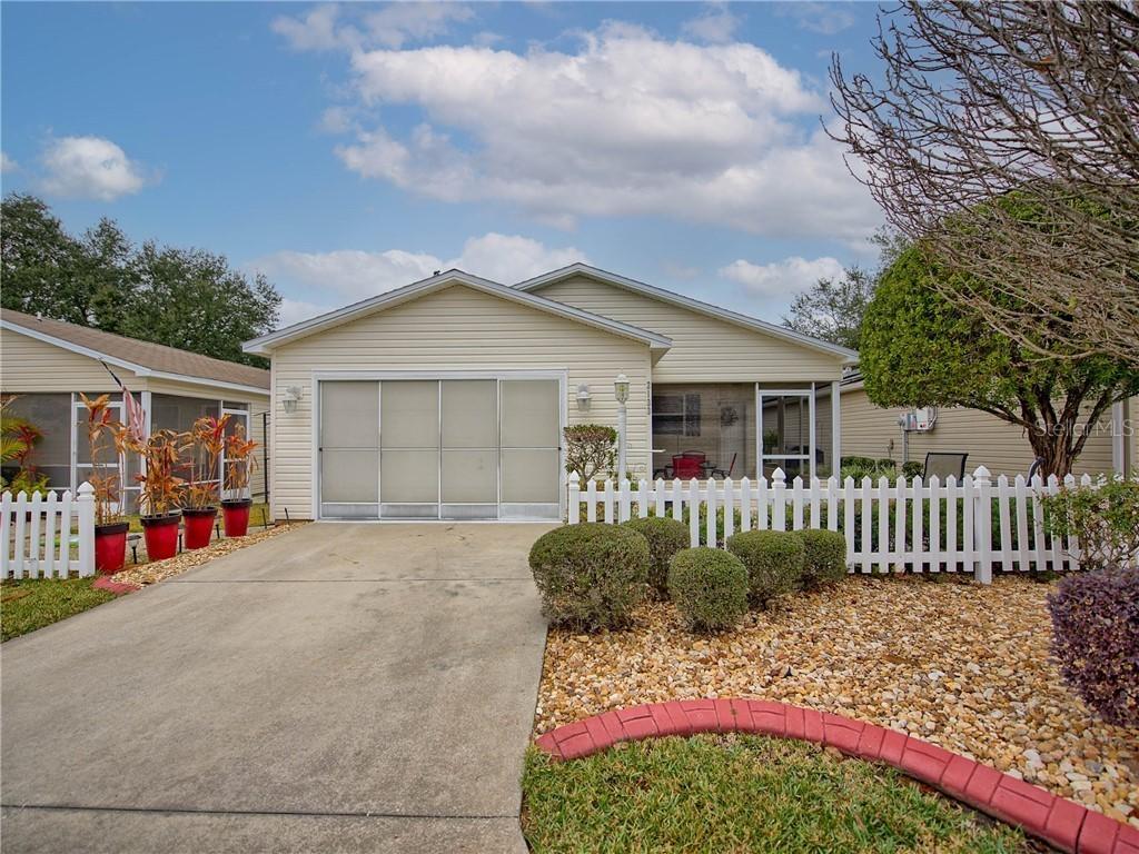 2133 Escobar Ave., The Villages, FL 32159