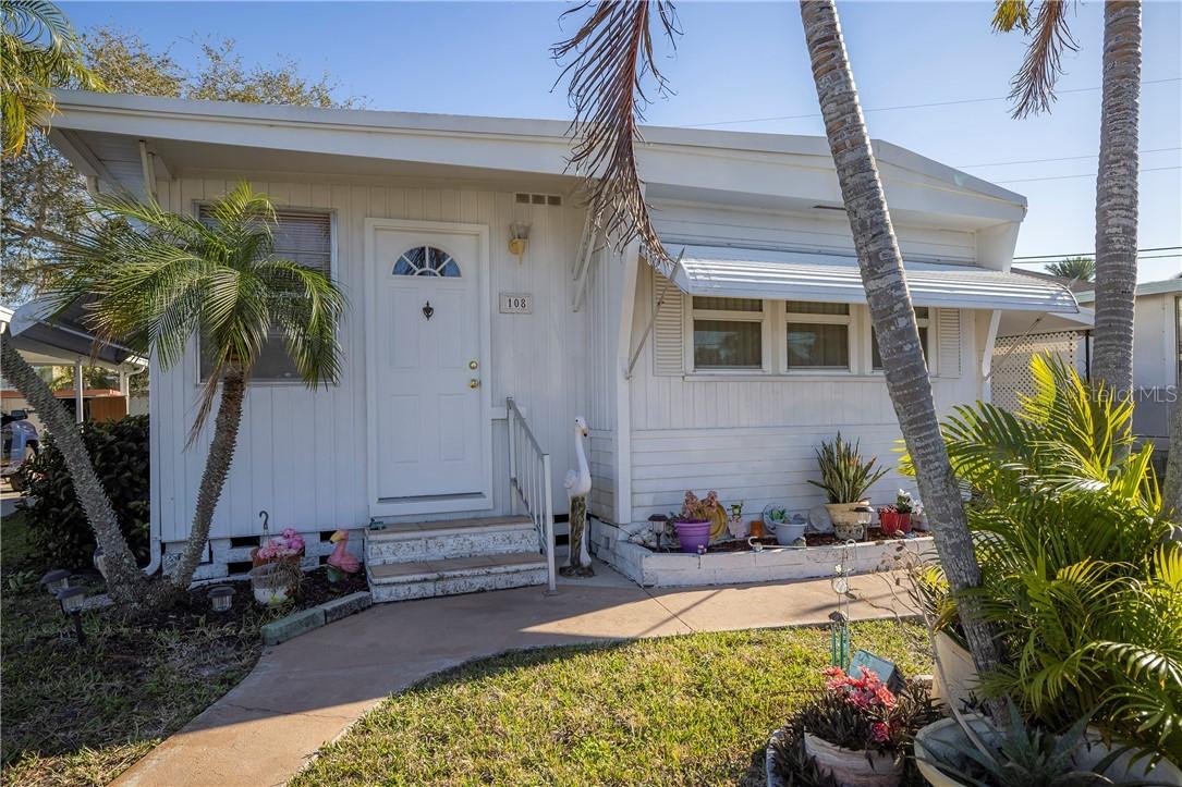 108 Gordon Dr., Seminole, FL 33772