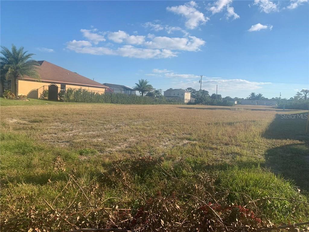 1720 NW 28th Ter., Cape Coral, FL 33993