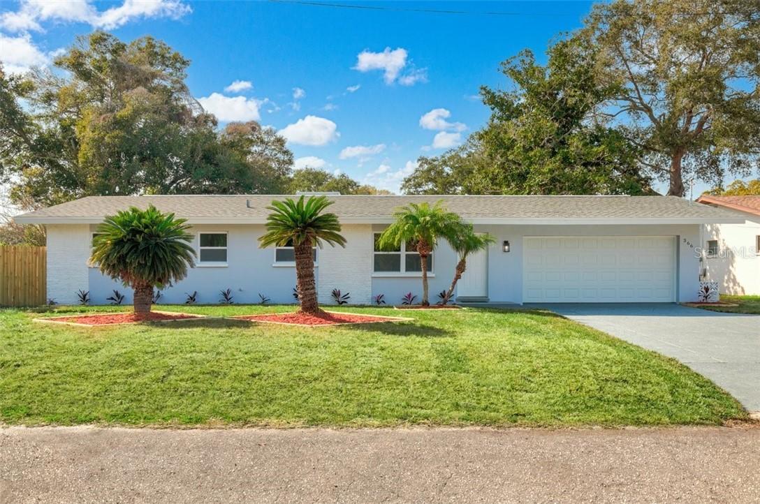 366 Twin Lake Dr., Largo, FL 33770