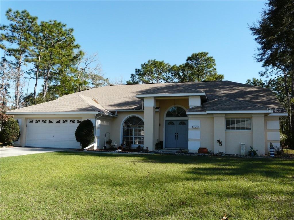 13 Greentree St., Homosassa, FL 34446