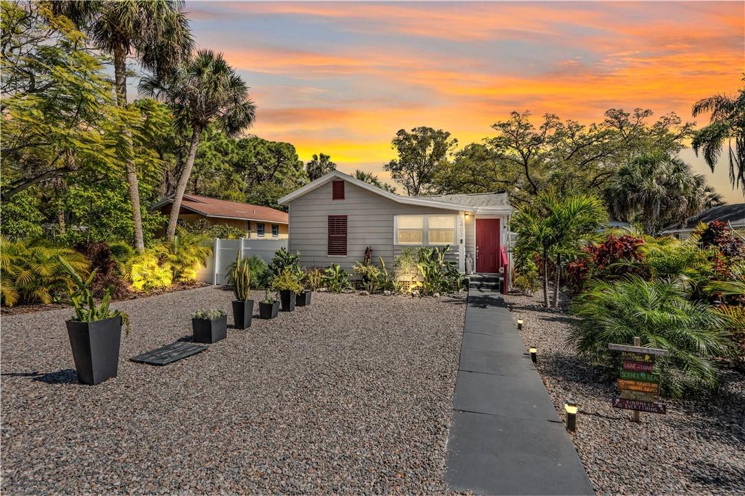 2402 52nd St., Gulfport, FL 33707