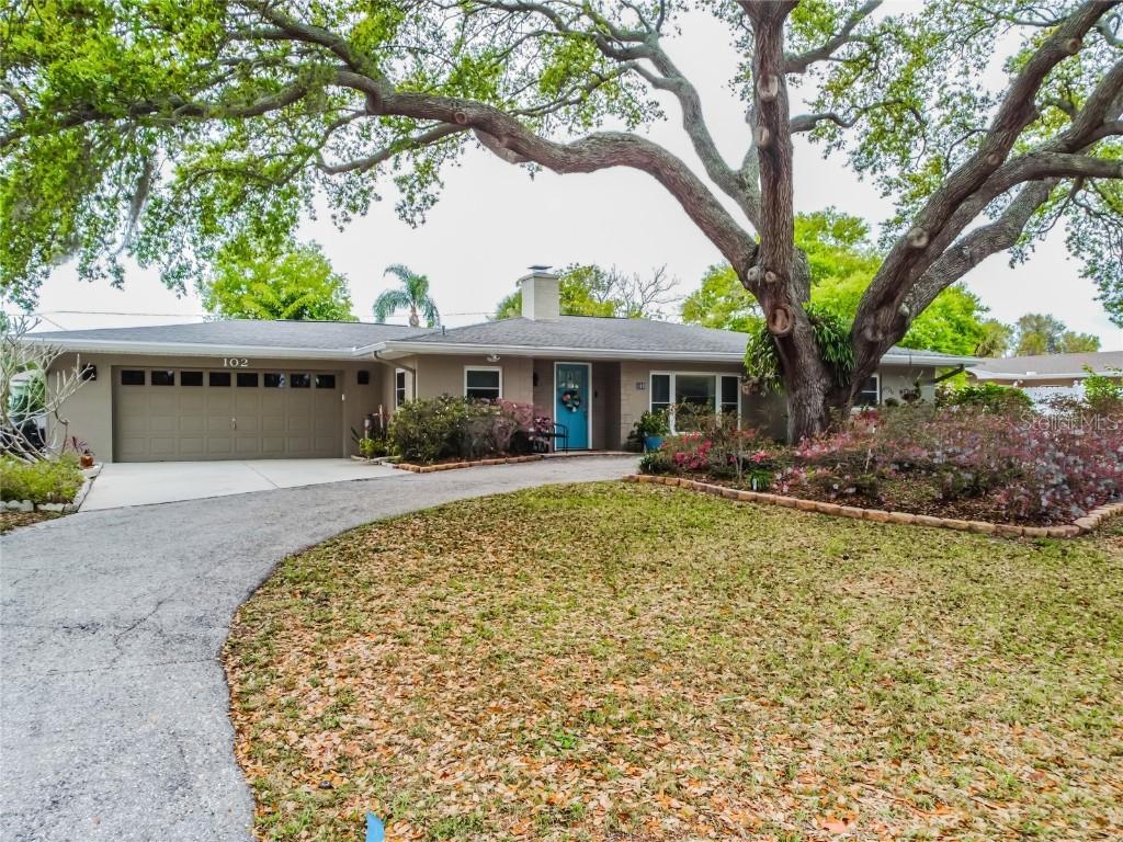 102 Live Oak Ln., Largo, FL 33770