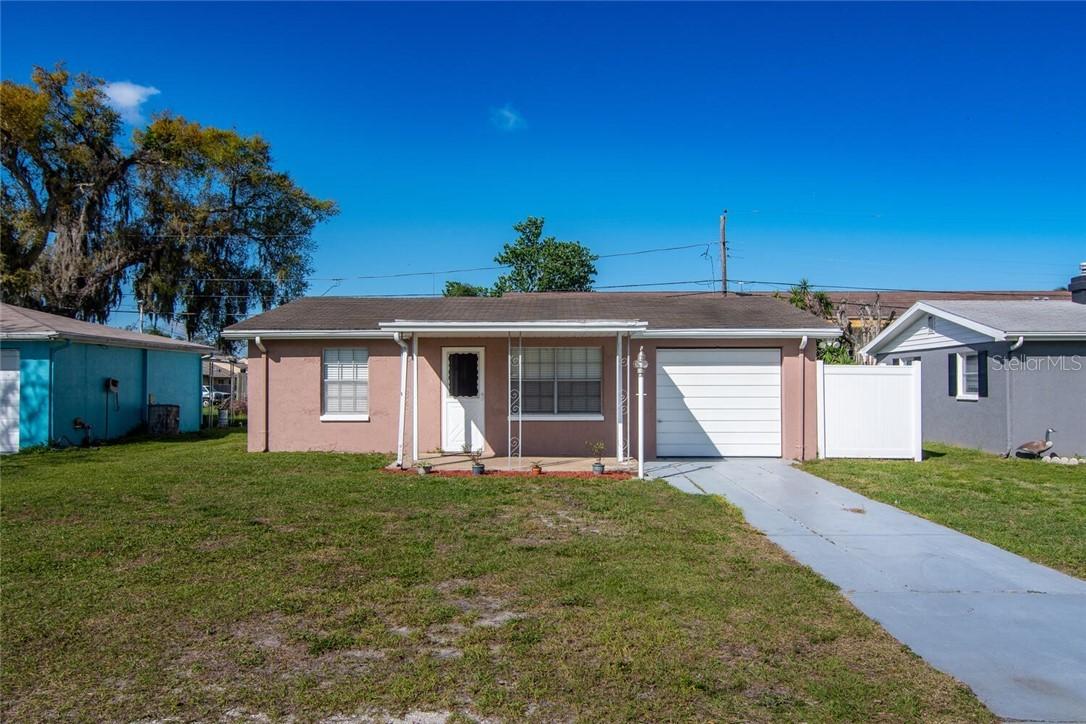 1913 Knollwood Dr., Holiday, FL 34690