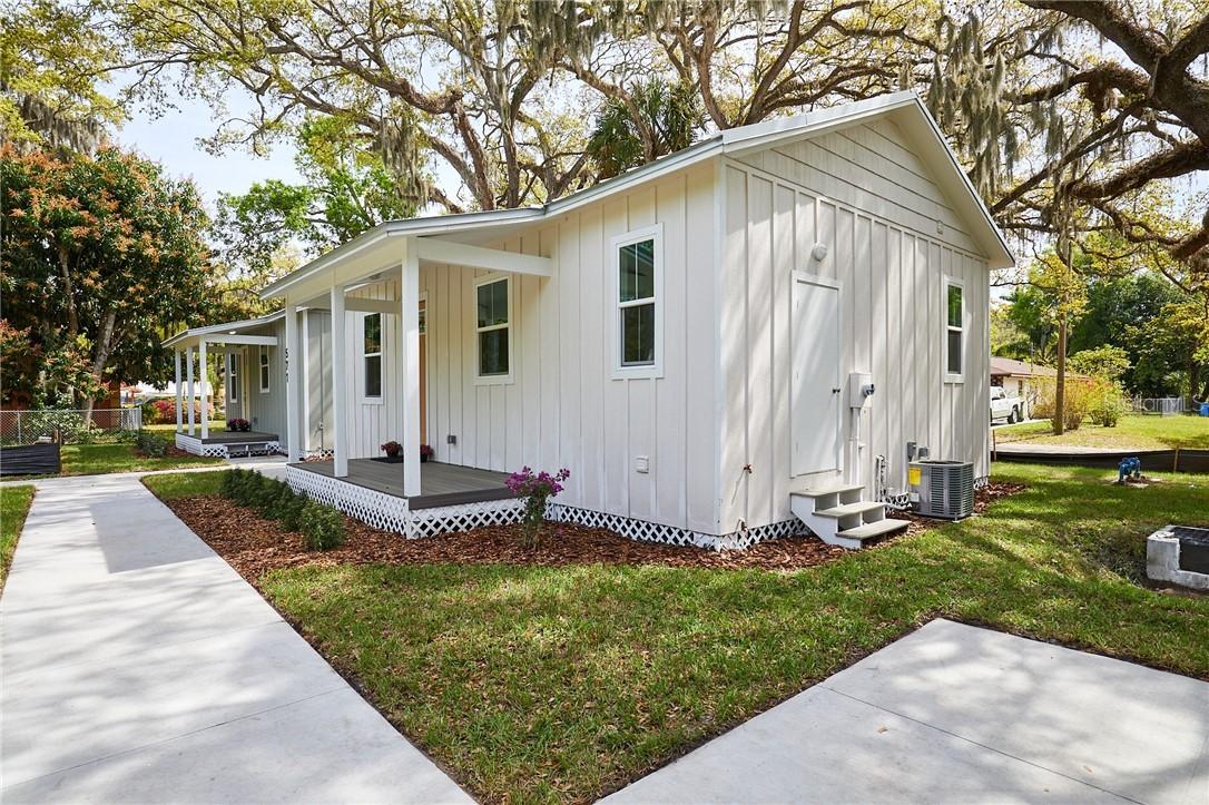 571 18th St., Bradenton, FL 34208