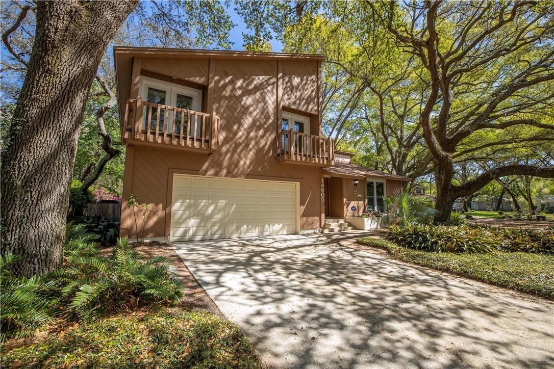 14605 Oak Vine Dr., Lutz, FL 33559