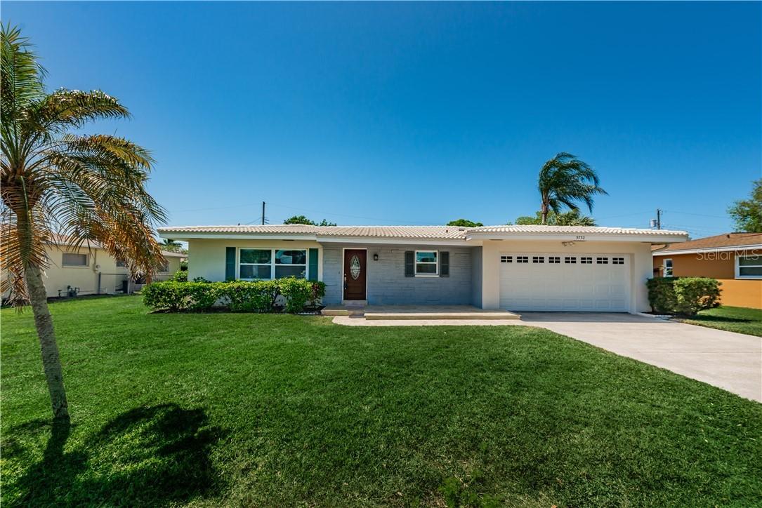 5732 Bayshore Dr., Seminole, FL 33772