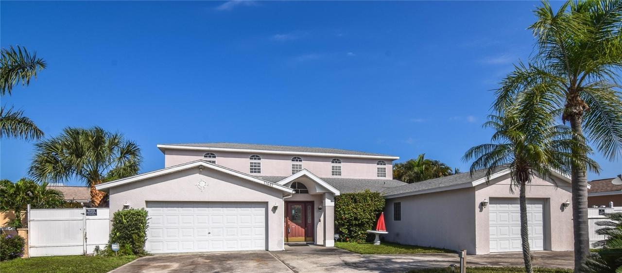 11607 Grove St., Seminole, FL 33772