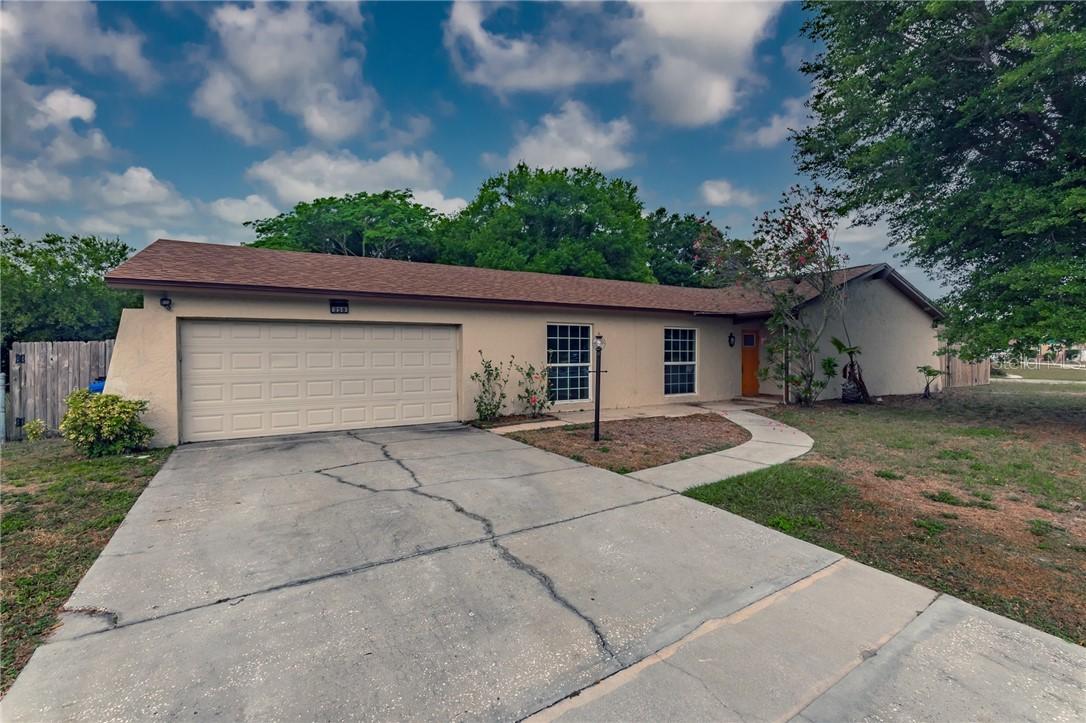258 Van Gogh Cir., Brandon, FL 33511