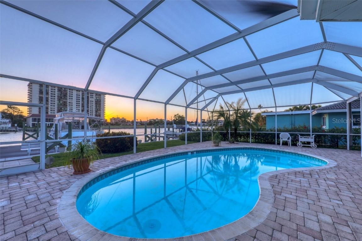 330 Leeward Island, Clearwater, FL 33767