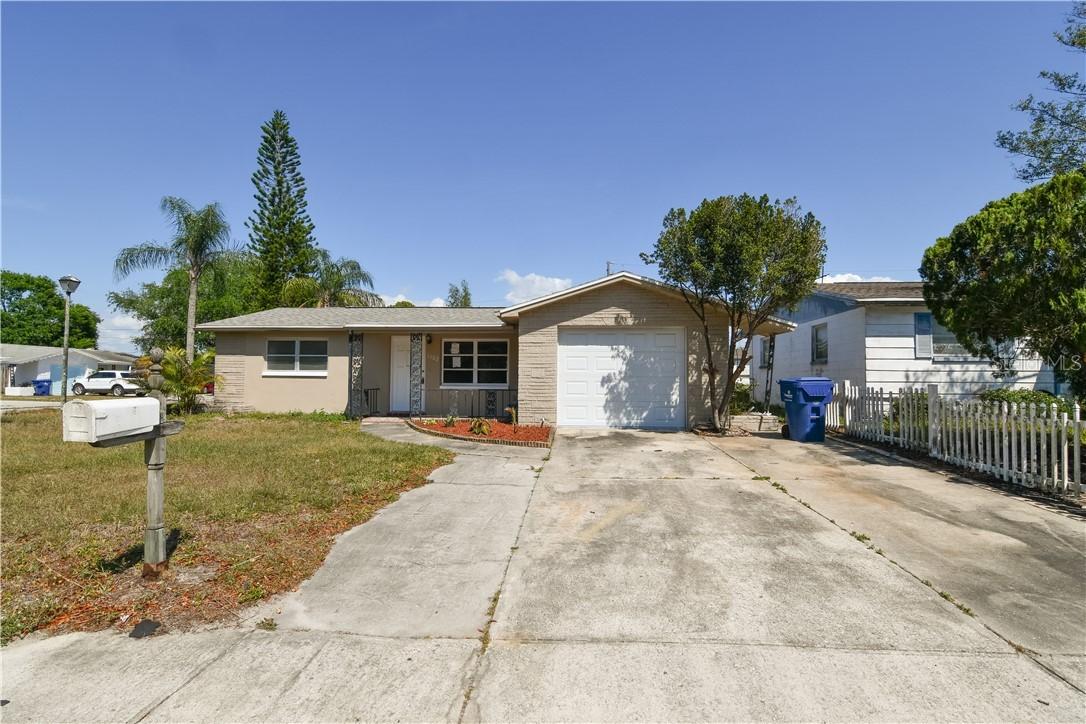 1102 Croydon Ln., Holiday, FL 34691