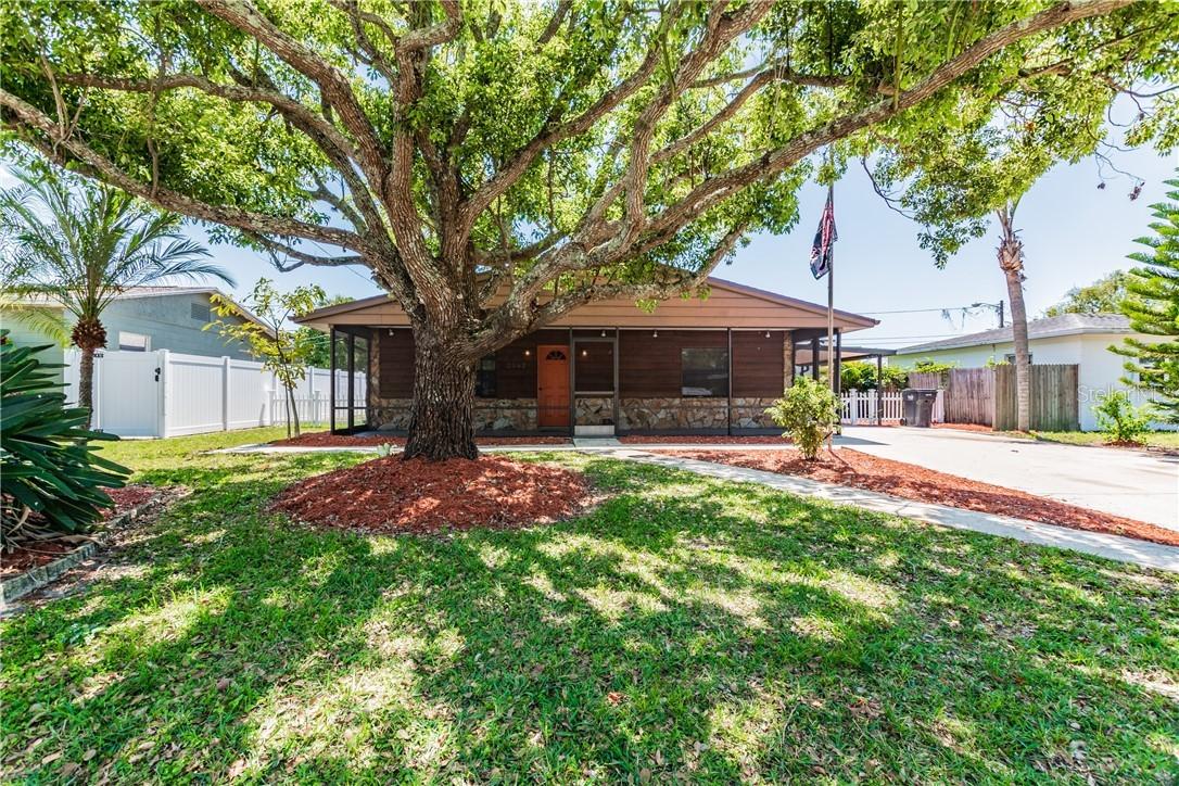 2562 57th Ave., St Petersburg, FL 33714