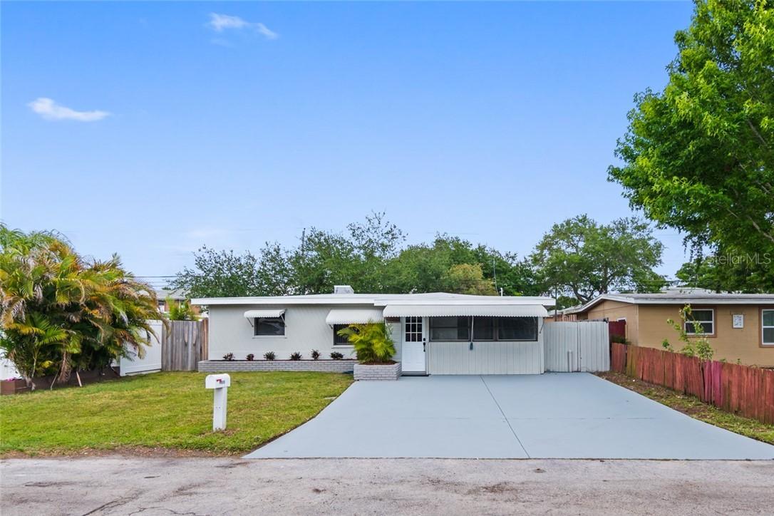 11919 102nd St., Largo, FL 33773