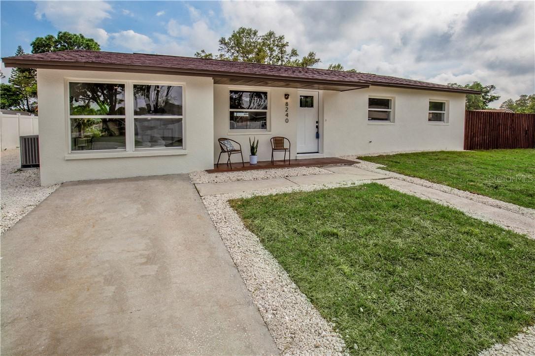 8240 Jacaranda Ave., Largo, FL 33777