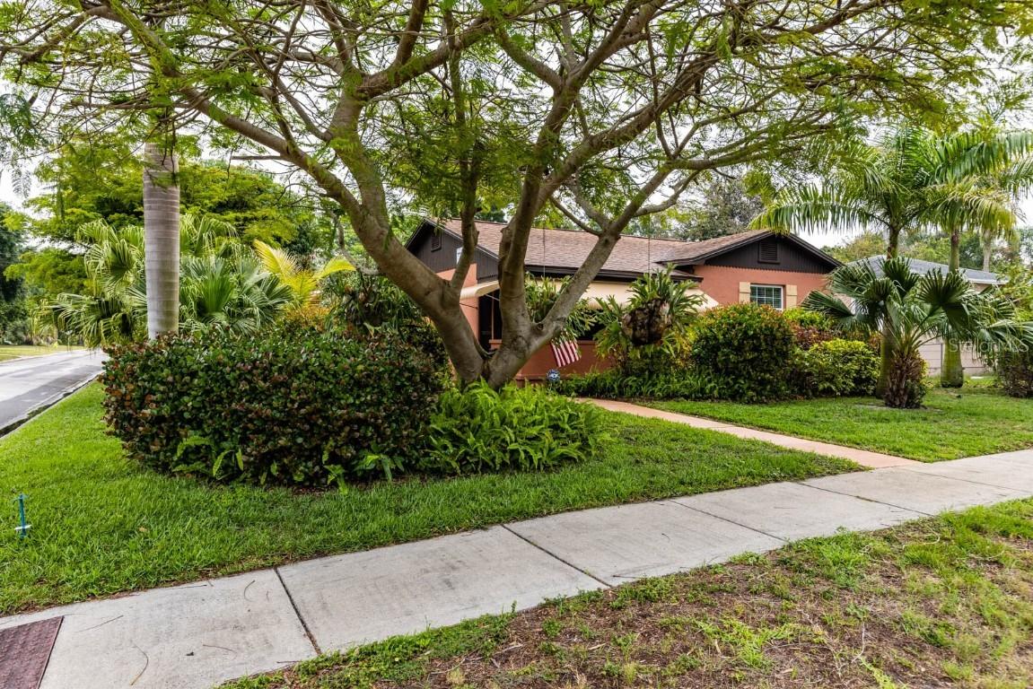 5263 4th Ave., St Petersburg, FL 33707