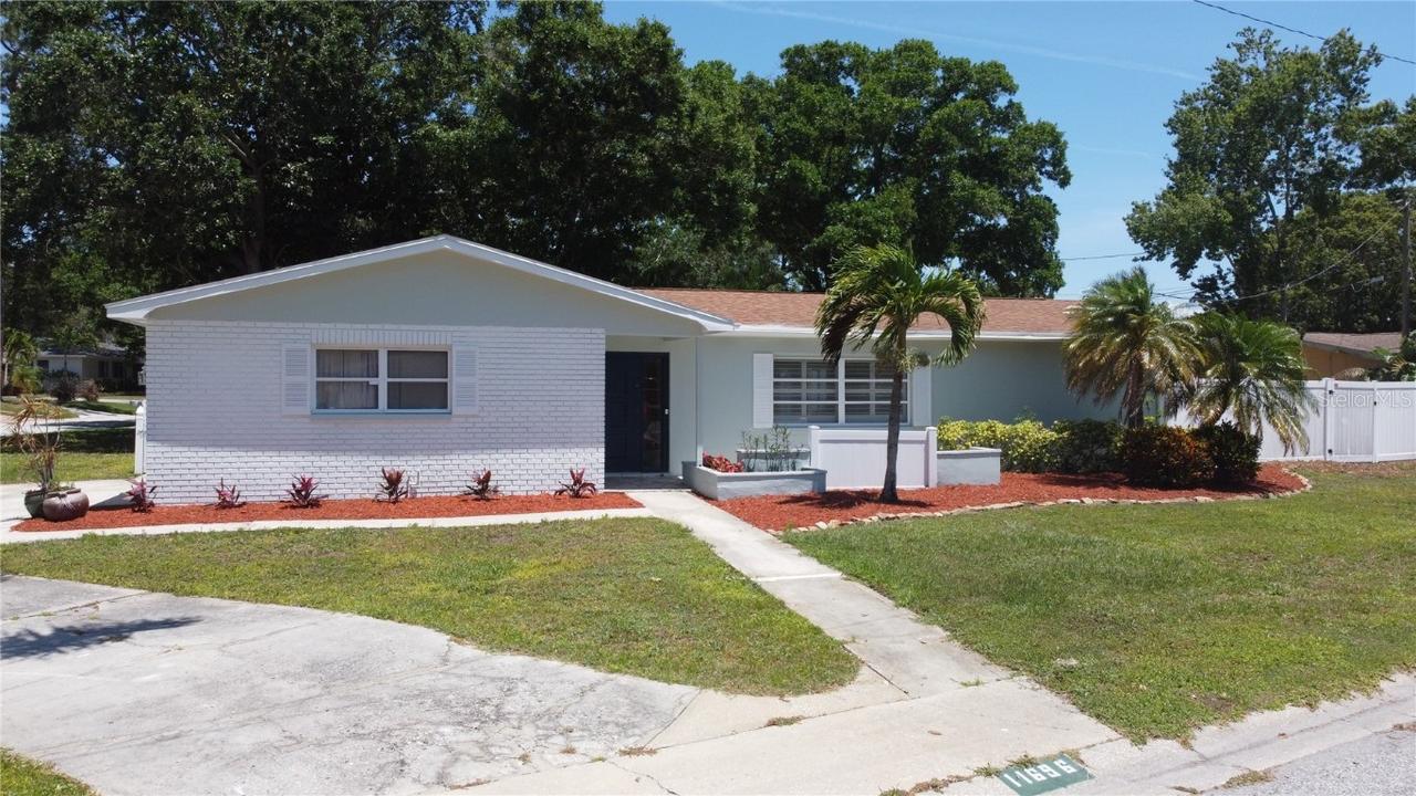 11696 Pinedale Ave., Seminole, FL 33772