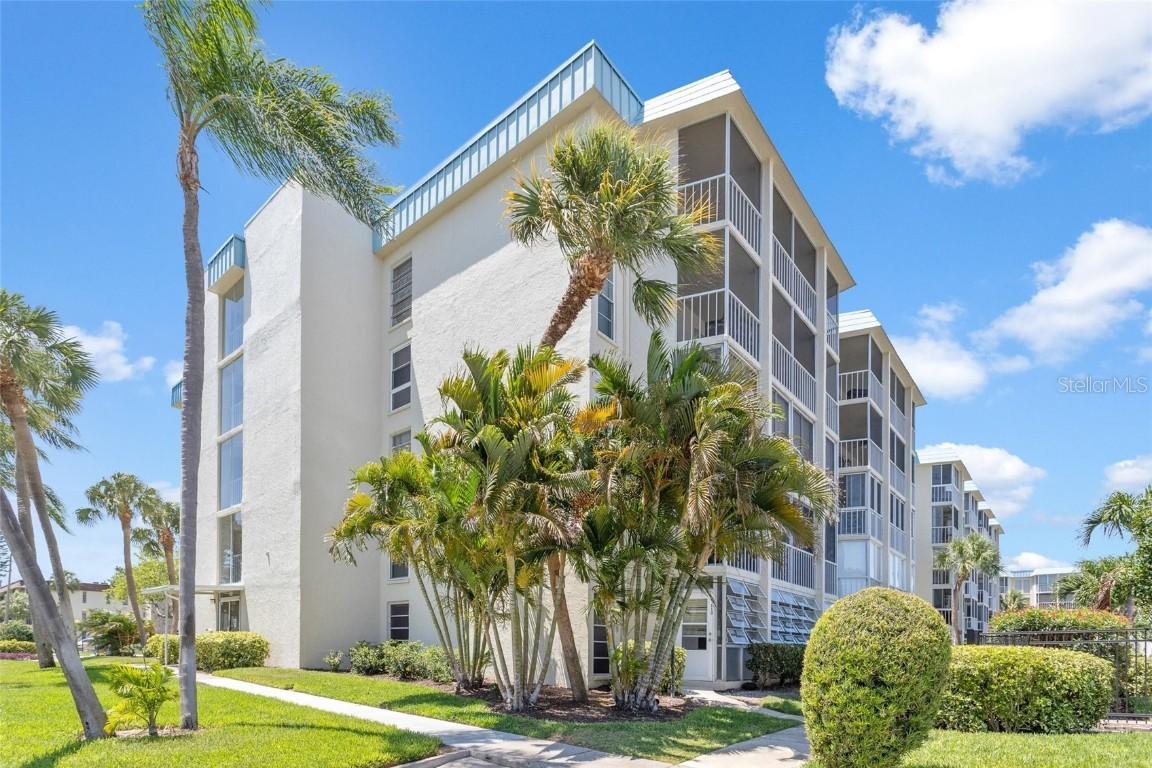 4910 38th Way #110, St Petersburg, FL 33711