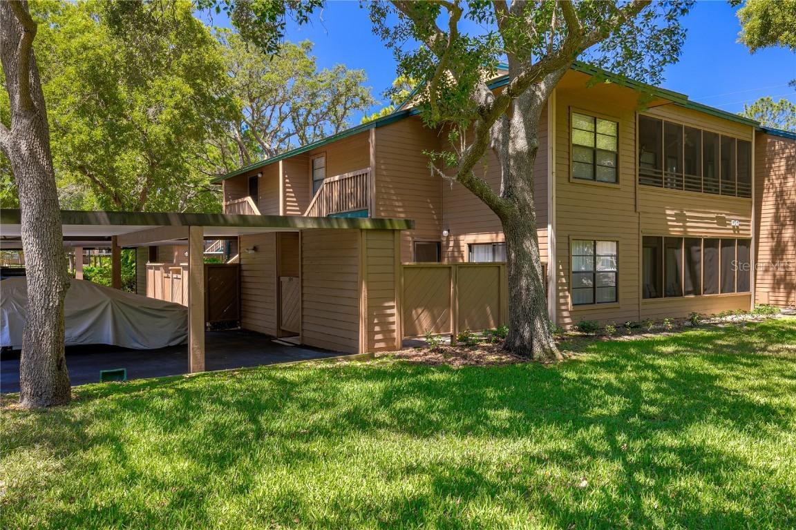 305 Lennox Rd., Palm Harbor, FL 34683